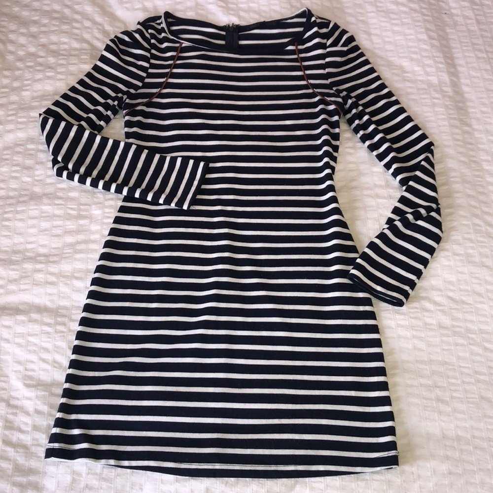 Dress with leather piping, boatneck, zip up back